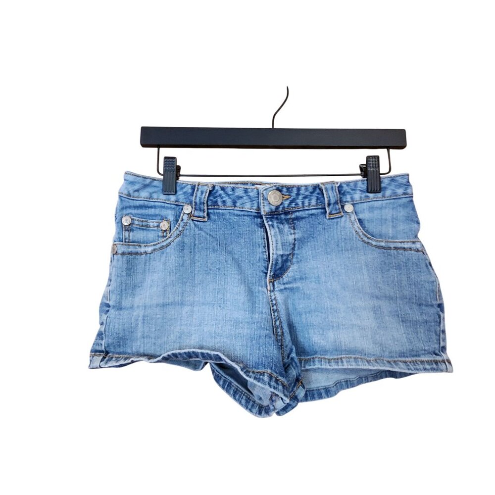 No Boundaries Juniors 9 Stretch Bootie Denim Shorts With Back Pocket Design